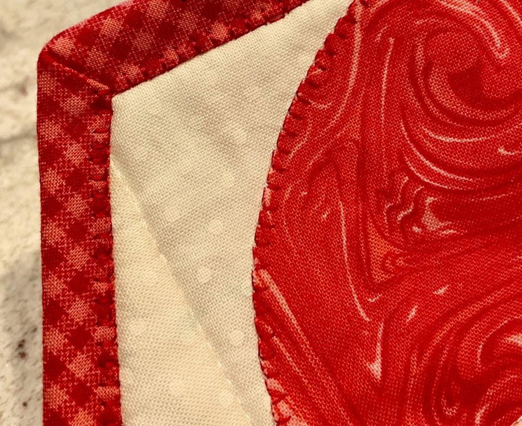 Spin For Love Table Runner Pattern - Quilted Garden Designs