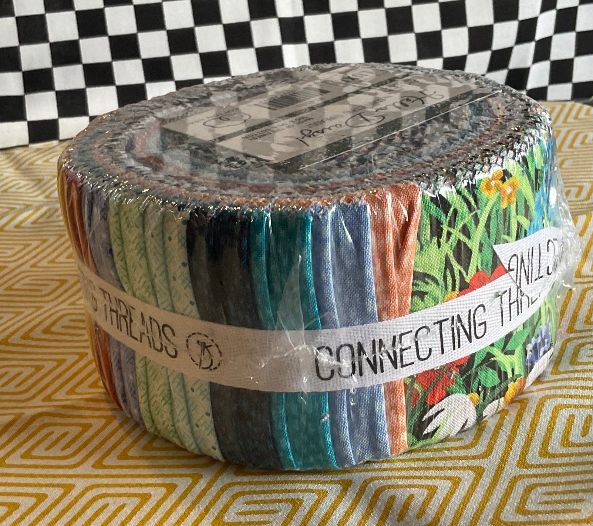 Hello Daisy! Jelly Roll - Connecting Threads