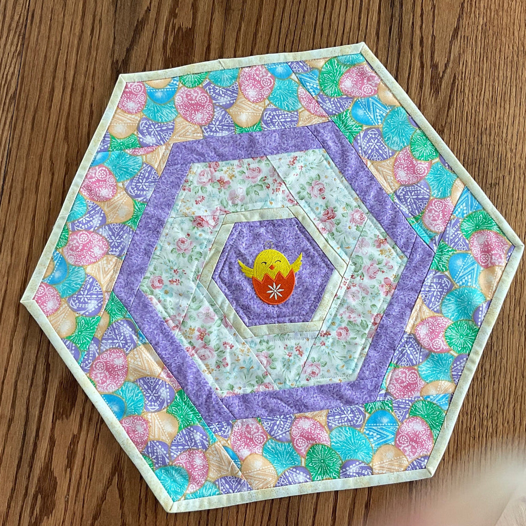 Eggcellent Table Topper/runner